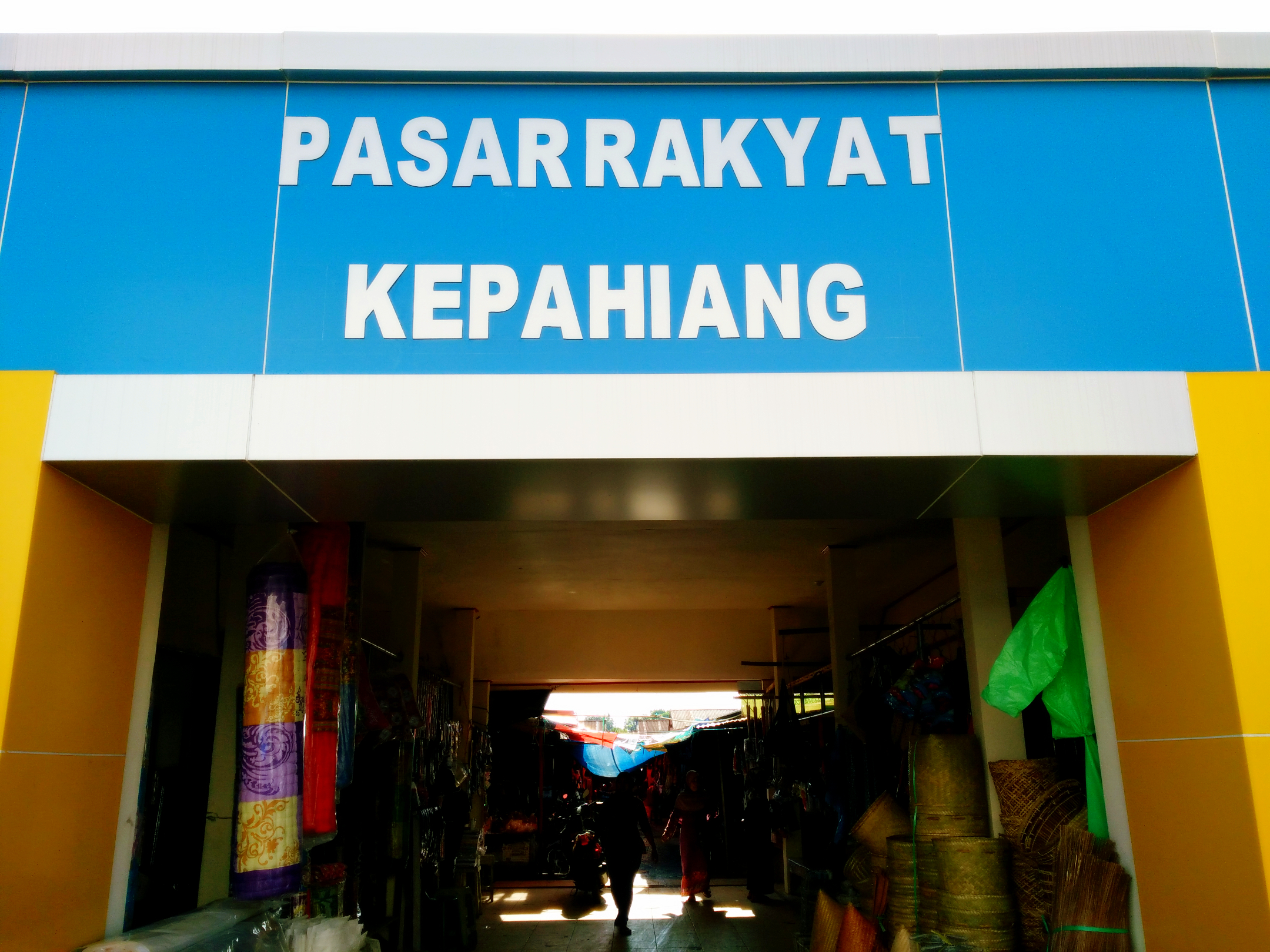 Suasana pasar rakyat di Kepahiang sebagai foto konteks program penguatan akses pasar UMKM