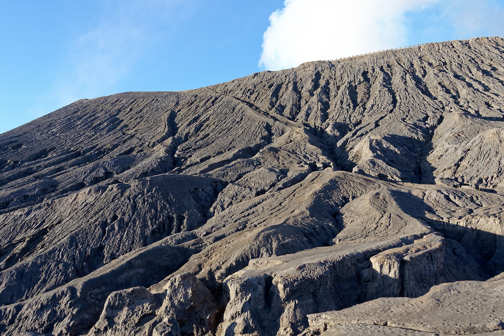 Kawah Gunung Bromo di kawasan Taman Nasional Bromo Tengger Semeru