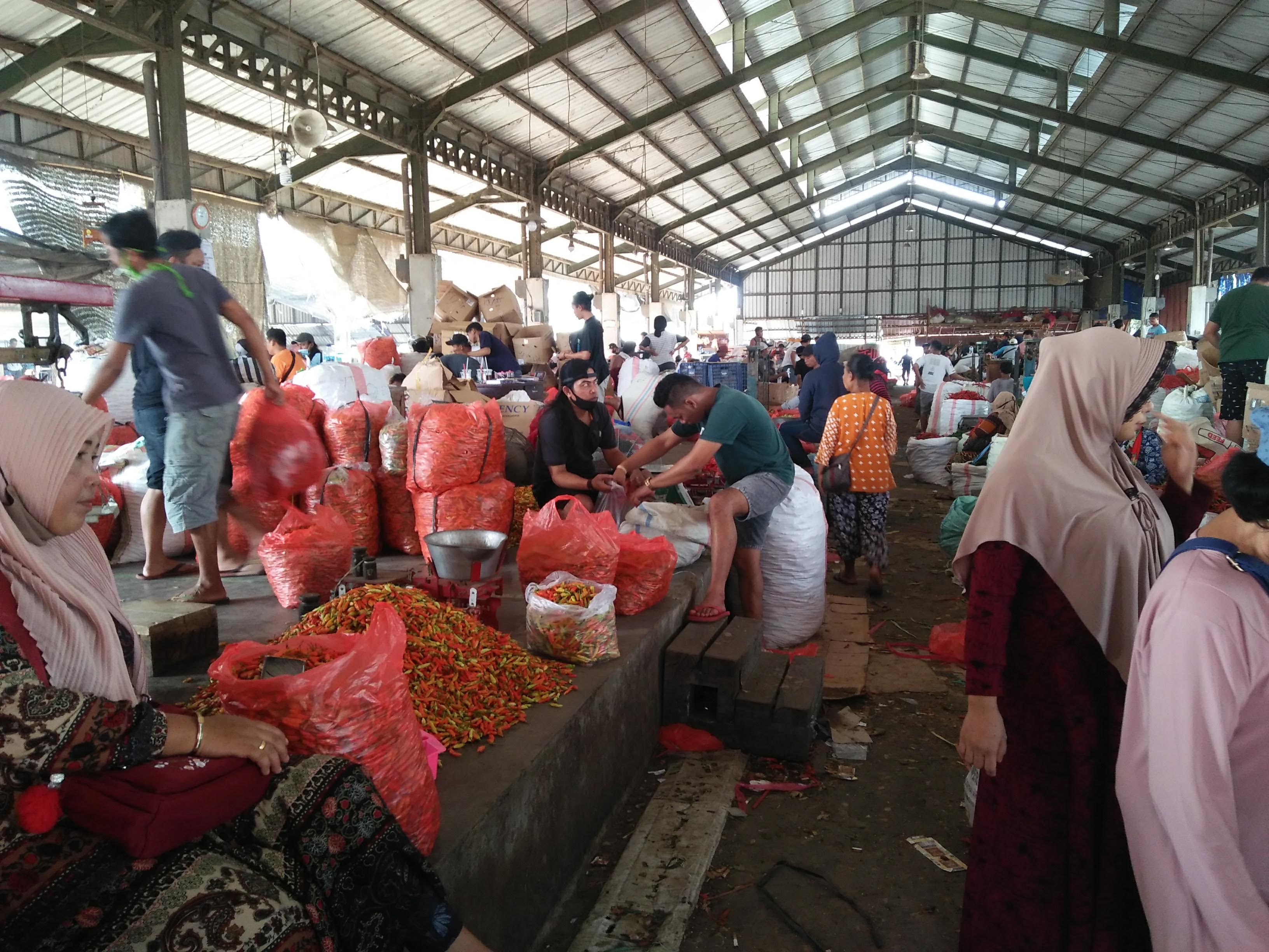 Foto konteks kios cabai di Pasar Induk Pare, Kediri, Jawa Timur