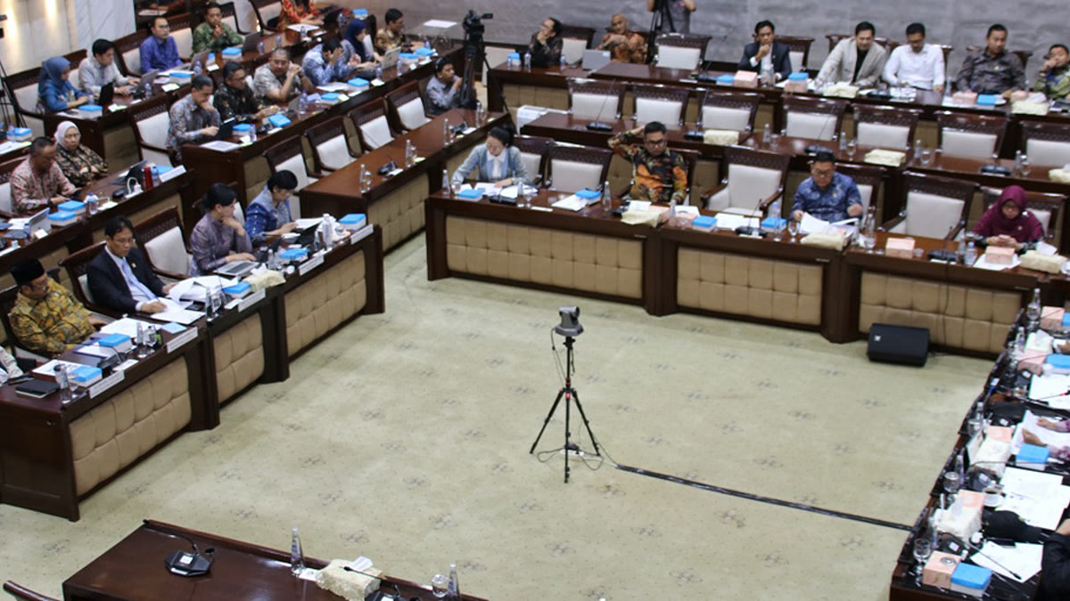 Rapat pembahasan RAPBN 2027 antara pemerintah dan Komisi XI DPR RI