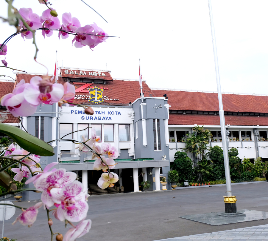 Balai Kota Surabaya sebagai foto konteks titik start dan finish Soerabaja 10K 2026