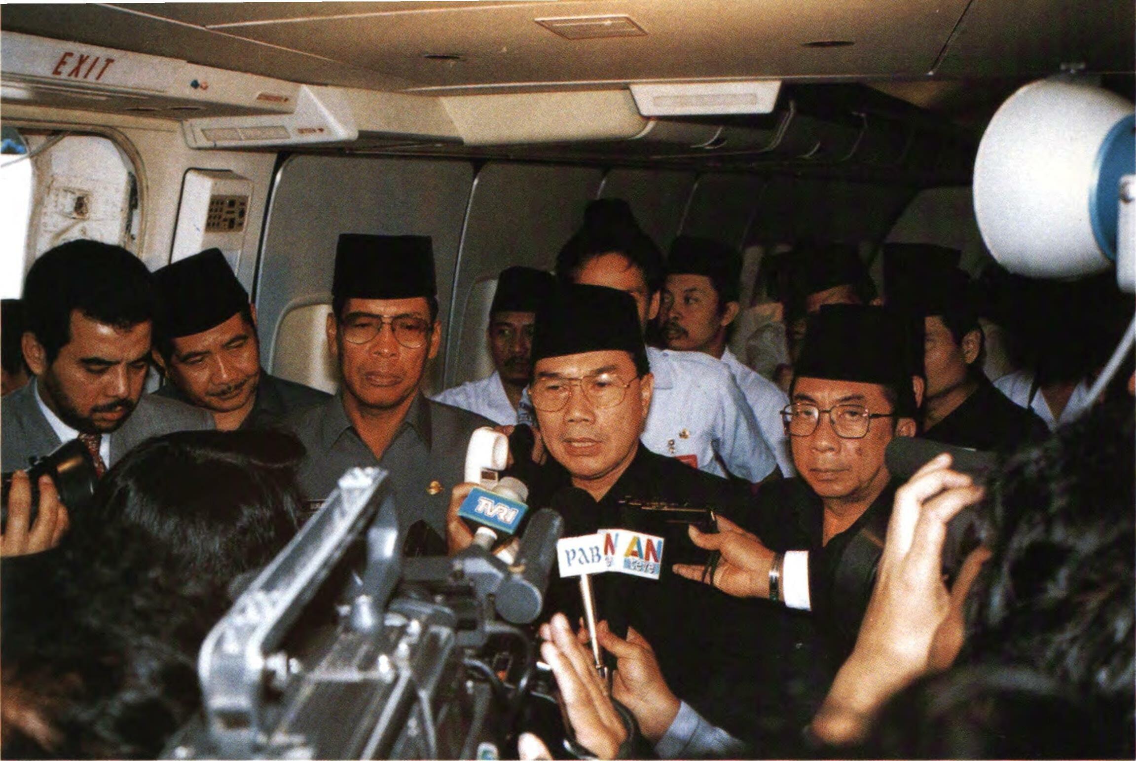 Dokumentasi historis keberangkatan jemaah haji Indonesia pada 1993