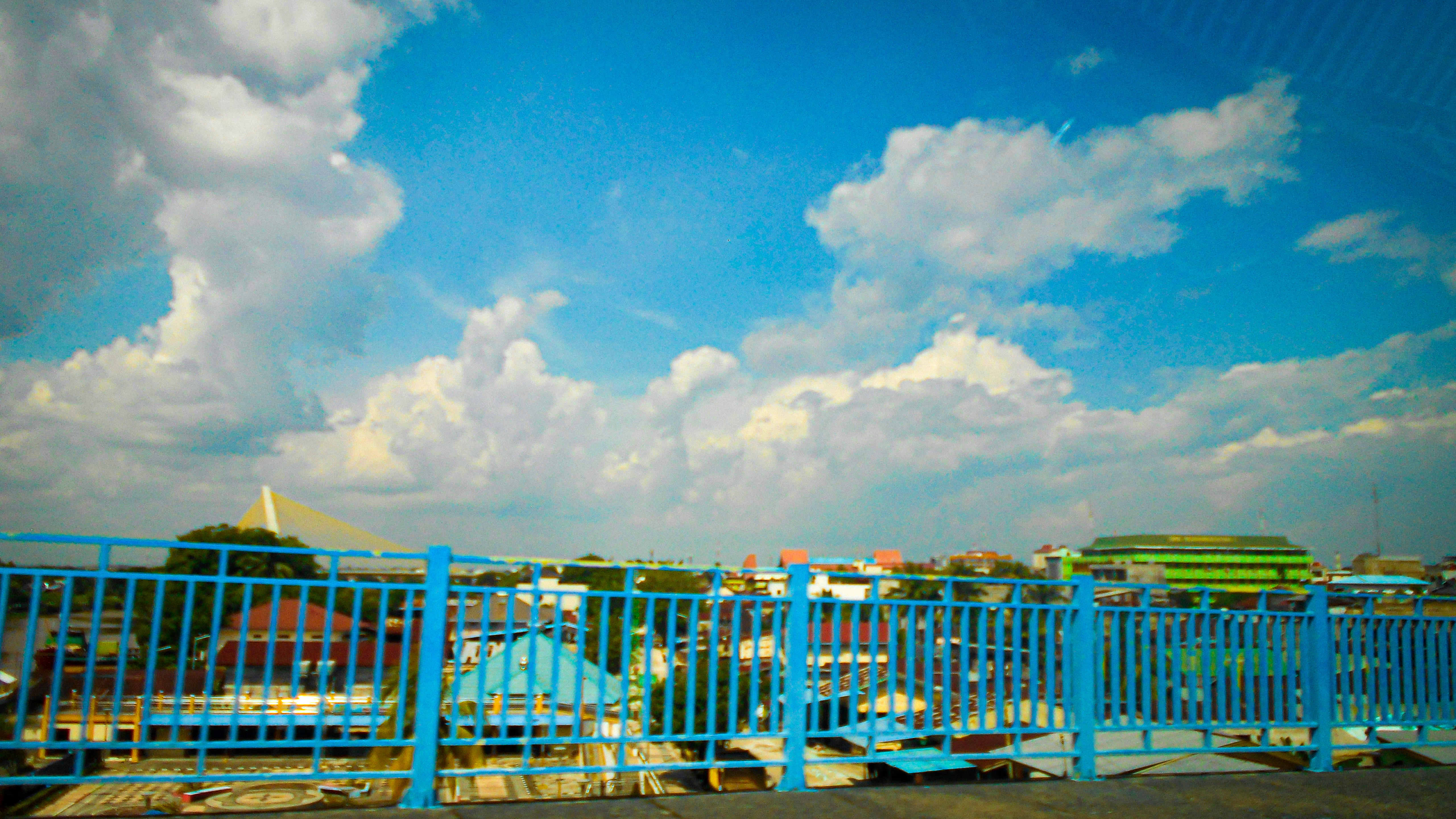 Pemandangan Kota Pekanbaru dari Jembatan Siak III sebagai foto konteks wilayah