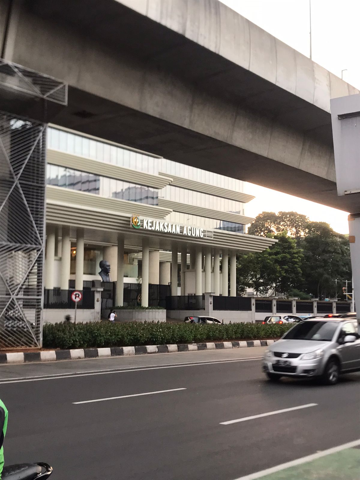 Gedung Kejaksaan Agung Republik Indonesia di Jakarta sebagai foto konteks penyidikan perkara IUP PT QSS